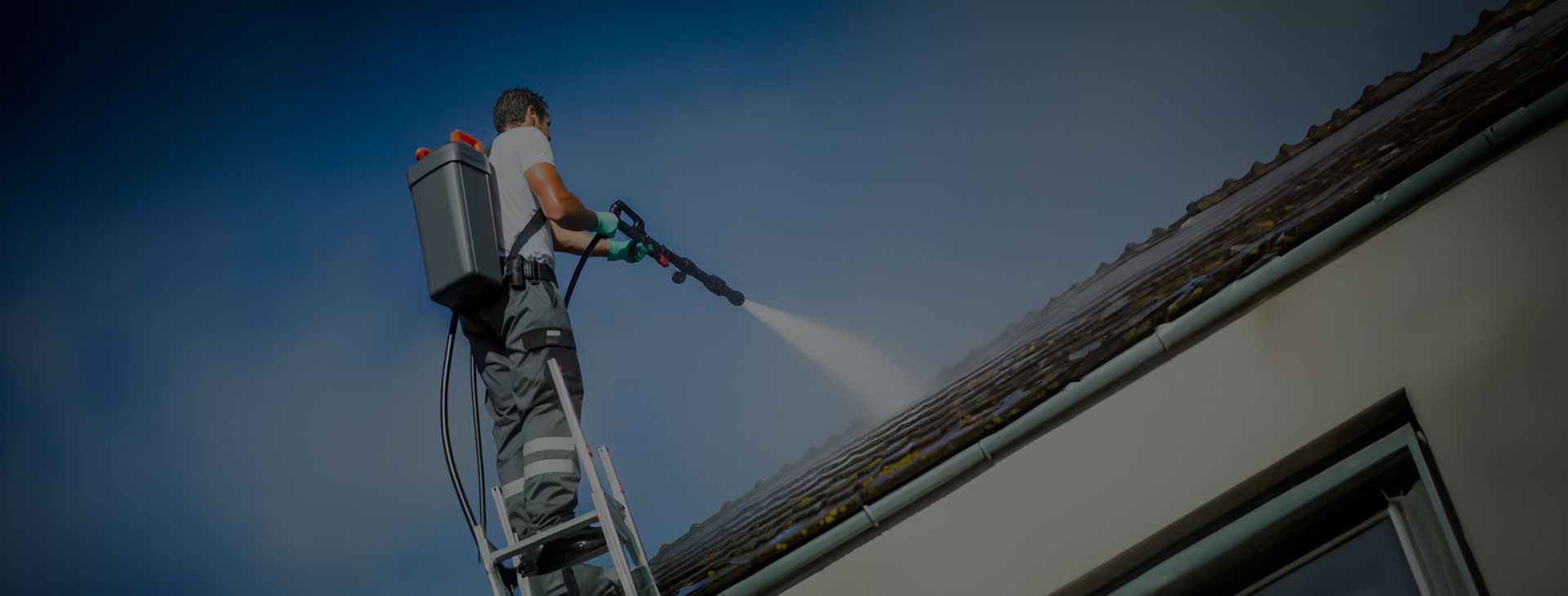 Nettoyage après sinistre et fin de chantier – Toitures et façades